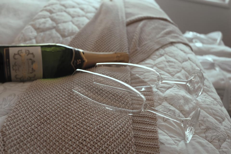 Bed, Food and drinks, Bedroom, Alcoholic drinks
