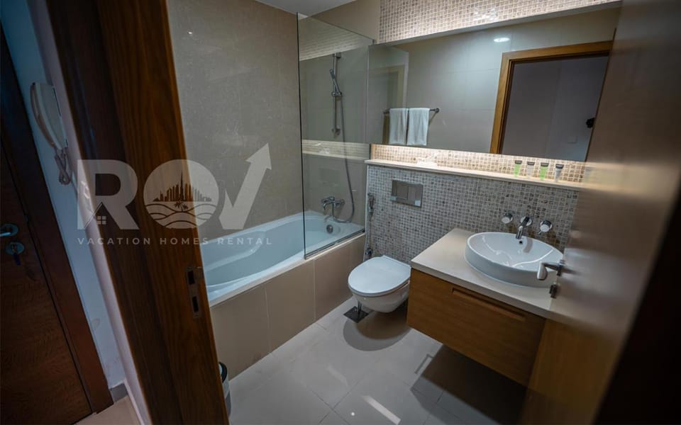 Shower, Toilet, Bathroom, Bath, towels