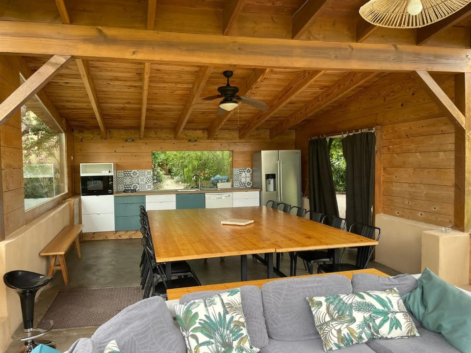 Patio, Kitchen or kitchenette, Dining area