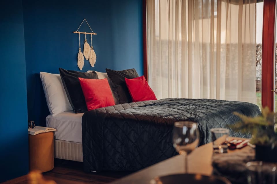 Bed, Living room, Bedroom