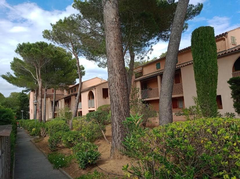 Studio Rez de jardin St Aygulf Apartment in Fréjus