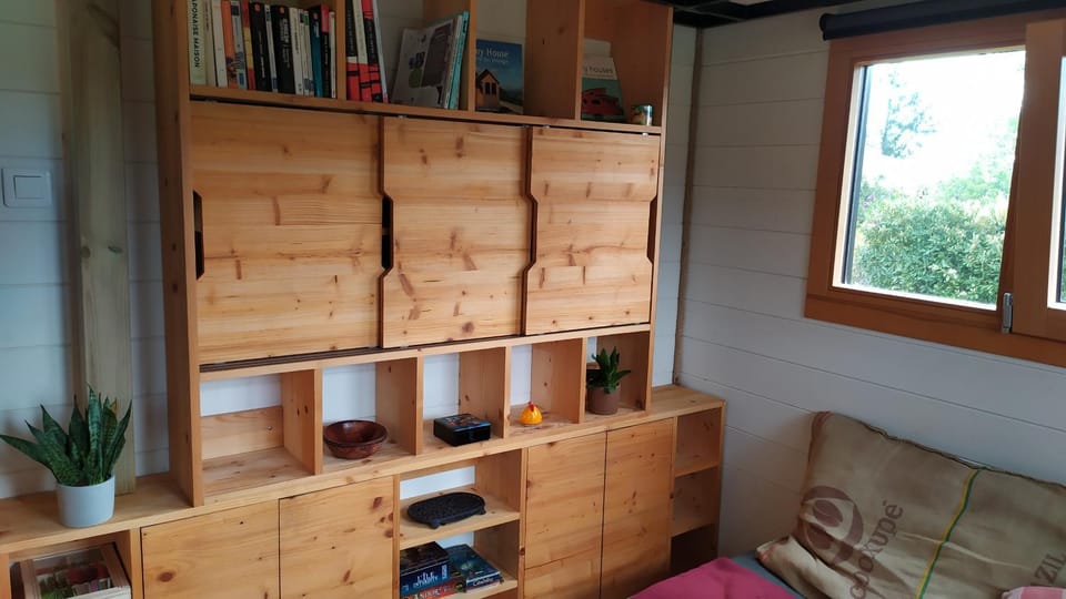 Library, Living room