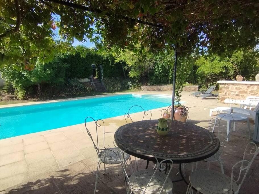 Patio, Day, Dining area, Garden view, Pool view, Swimming pool, sunbed