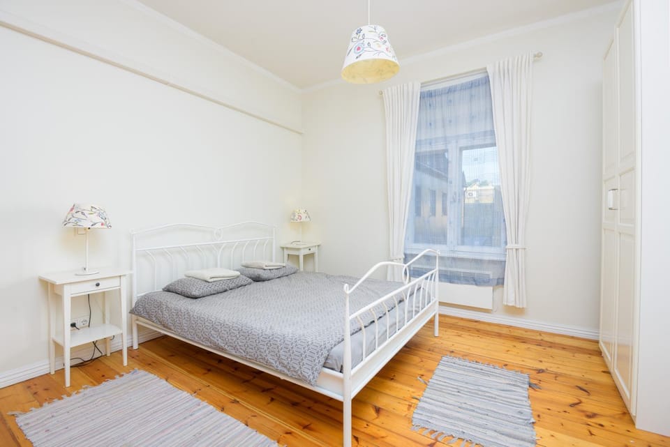 Ringi Heritage Old Town Residences - The Log Wall Apartment - Terrace & Parking Apartment in Estonia
