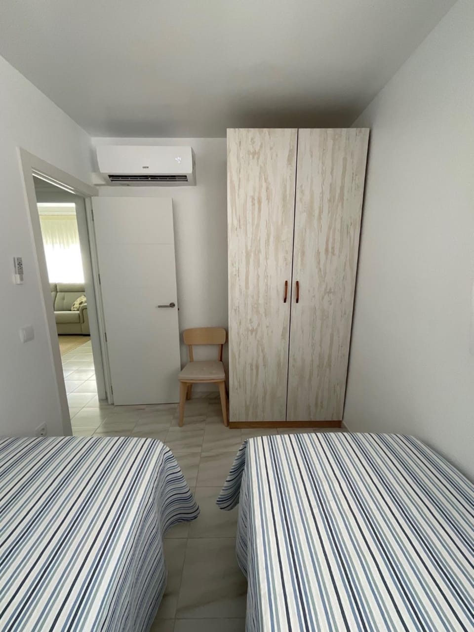Bed, Bedroom, internet, wardrobe, air conditioner