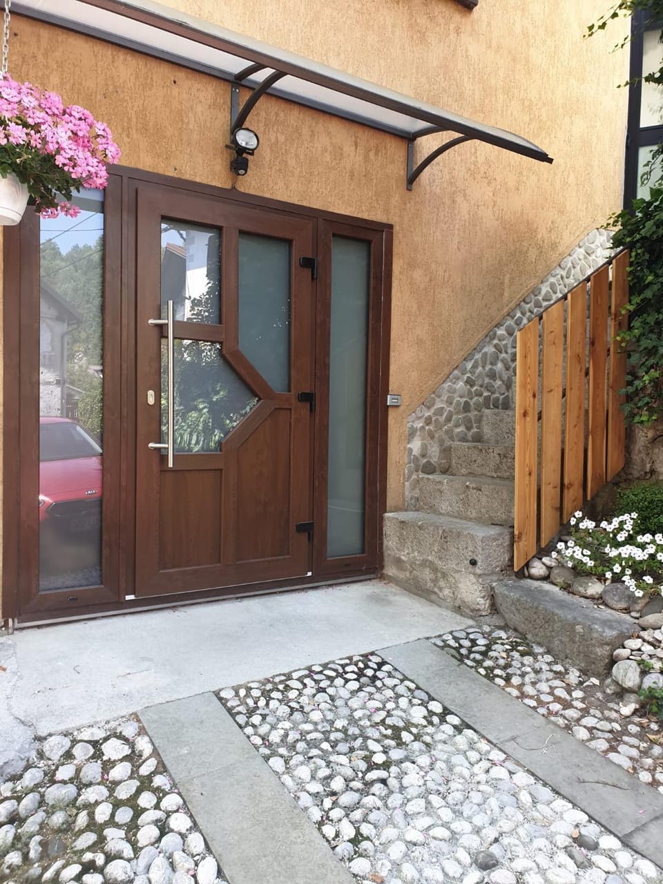 Facade/entrance