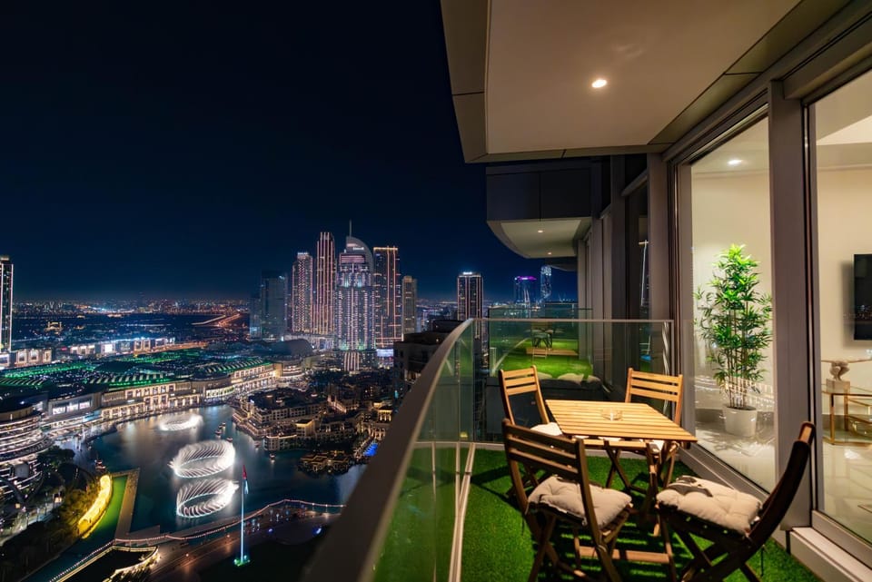 Lux BnB Opera Grand Burj Sea & Fountain View Apartment in Dubai