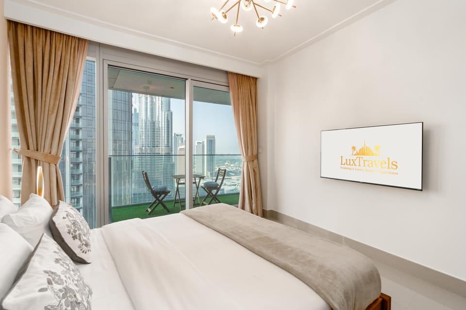 Lux BnB Opera Grand Burj Sea & Fountain View Apartment in Dubai