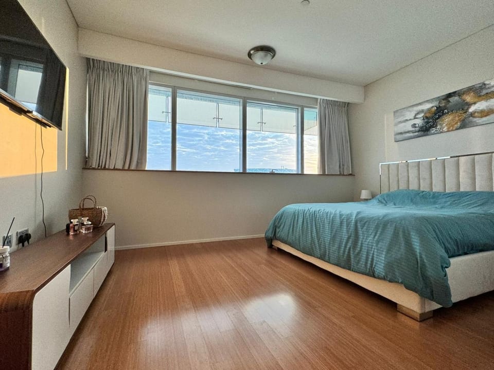 Luxury private sea view room Apartment in Abu Dhabi