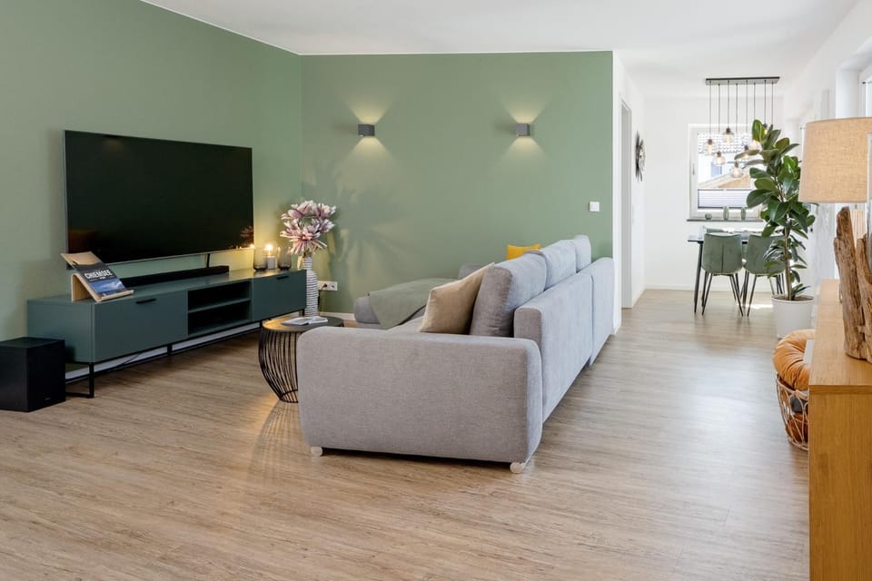 TV and multimedia, Seating area, Dining area, Evening entertainment