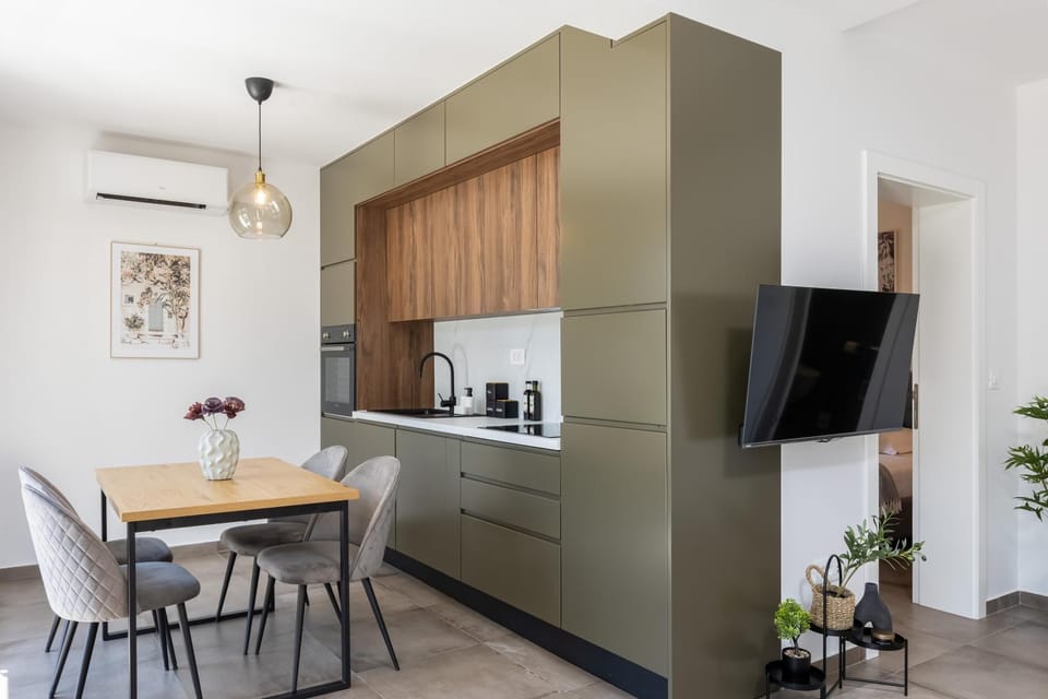 TV and multimedia, Kitchen or kitchenette, Dining area