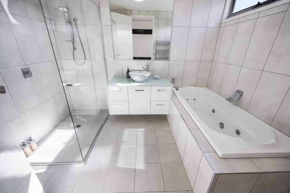 Merri Seaview - seaside accommodation near the CBD Apartment in Warrnambool