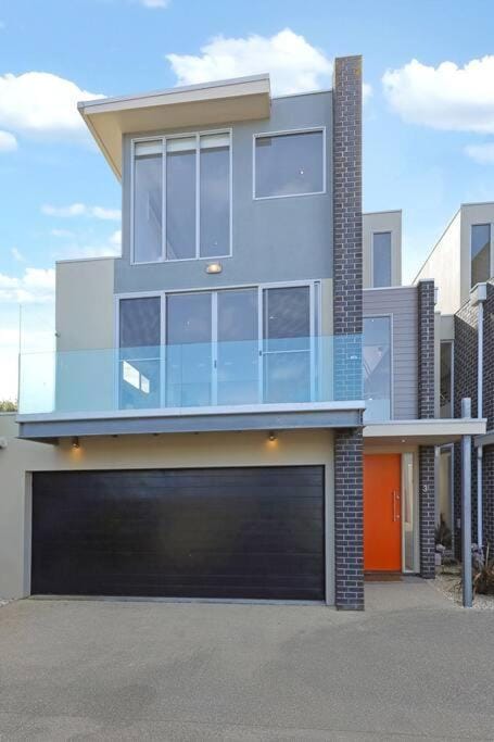 Merri Seaview - seaside accommodation near the CBD Apartment in Warrnambool