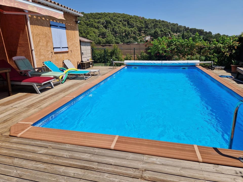 Mountain view, Swimming pool, sunbed