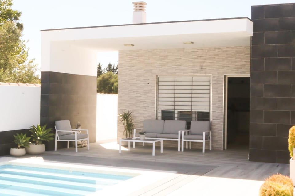 View (from property/room), Balcony/Terrace, Pool view