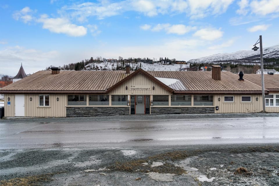 Lyngseidet Gjestegård AS Bed and Breakfast in Troms Og Finnmark