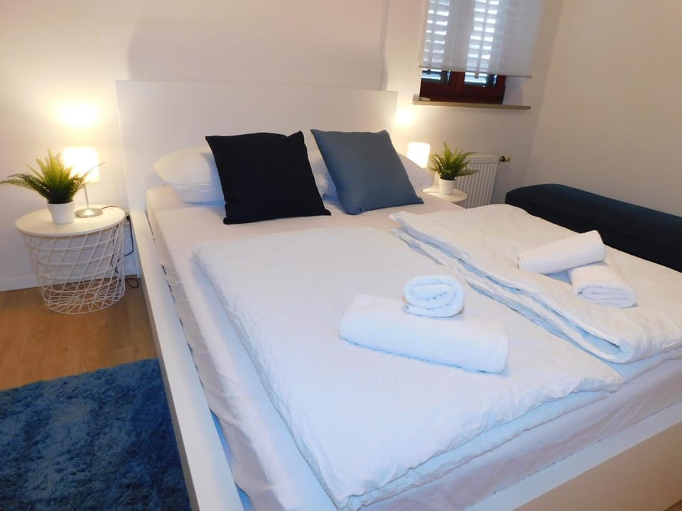 Bed, Bedroom