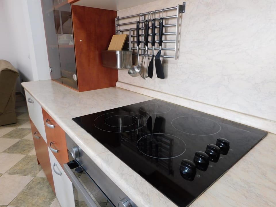 Kitchen or kitchenette, stove