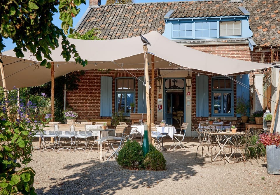 Property building, Restaurant/places to eat
