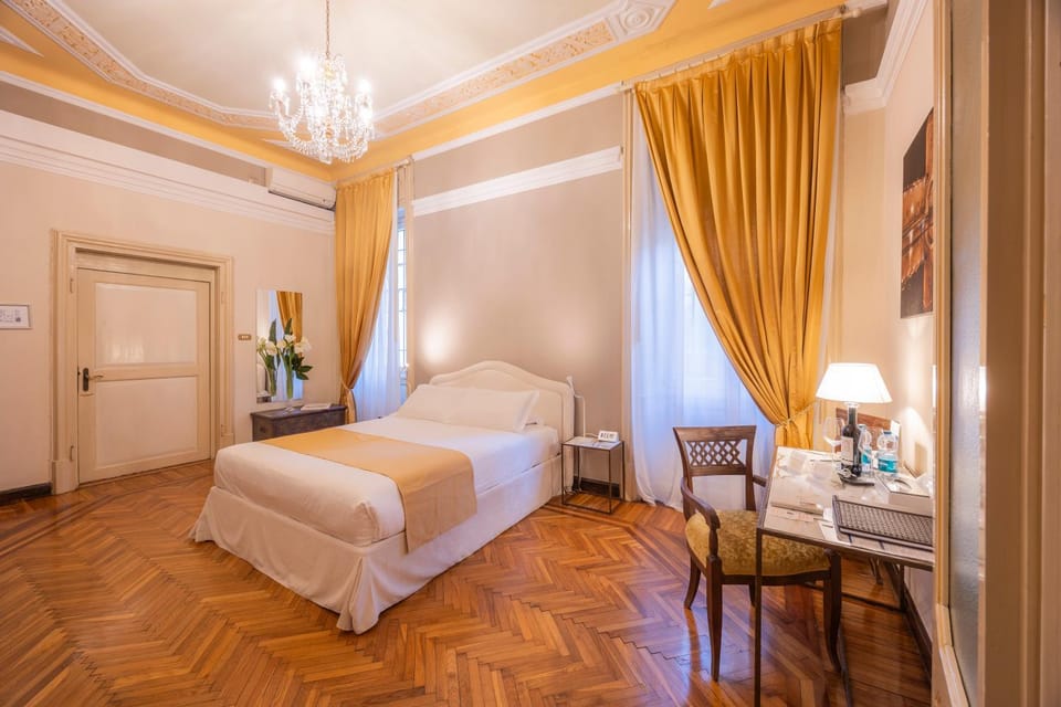 Bed, Photo of the whole room, air conditioner