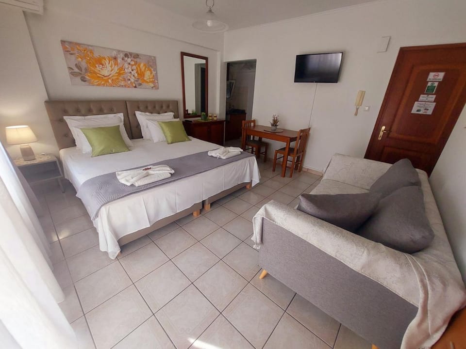 Eleni's Apartments Igoumenitsa - Γκαρσονιέρα 1ου ορόφου επιπλωμένη, εξοπλισμένη Apartment in Peloponnese, Western Greece and the Ionian