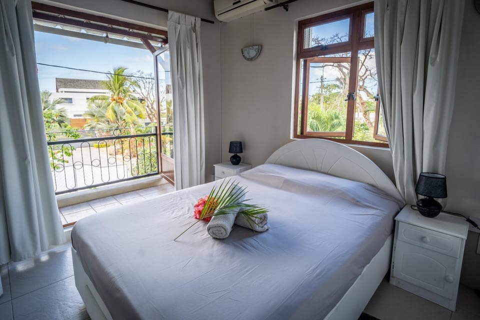 Bed, View (from property/room), Balcony/Terrace, Photo of the whole room, Bedroom