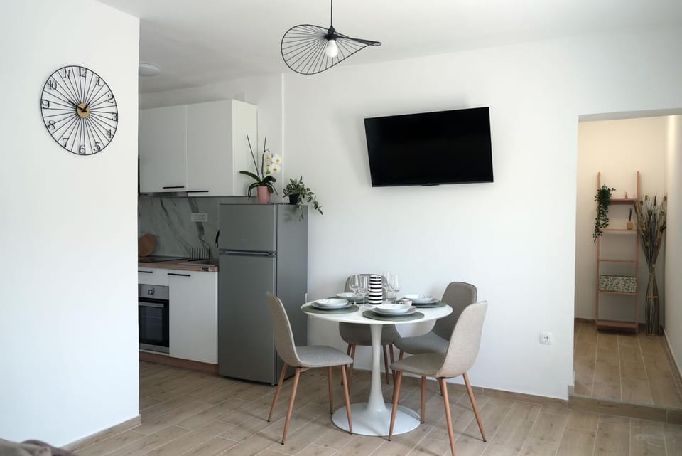 TV and multimedia, Kitchen or kitchenette, Dining area, pet friendly