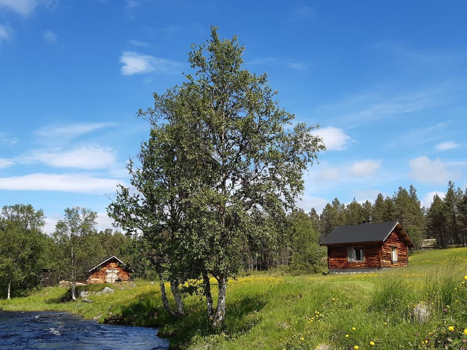 Leppälän vanhatupa rantasaunalla Chalet in Lapland