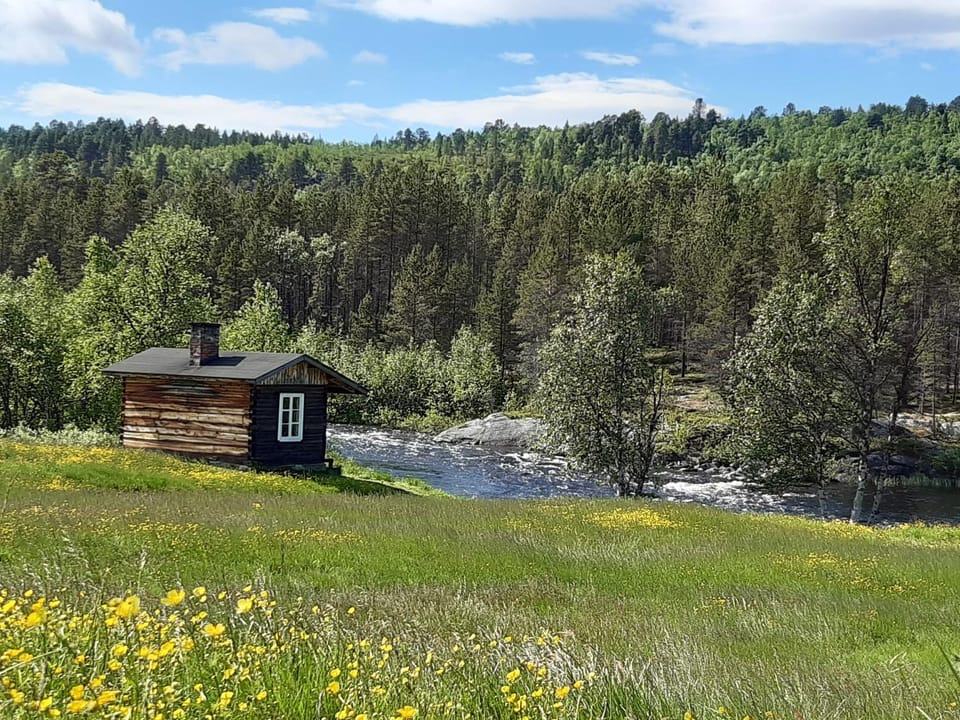 Leppälän vanhatupa rantasaunalla Chalet in Lapland