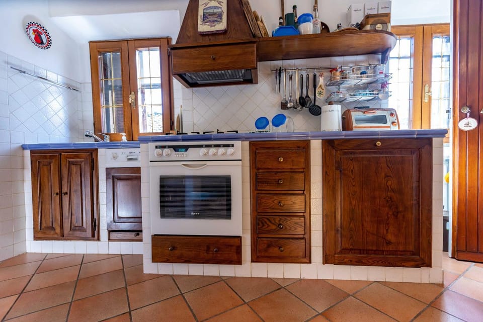 Kitchen or kitchenette, dishwasher, pet friendly, stove