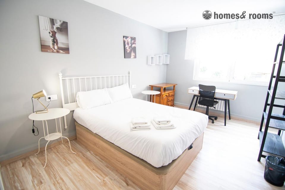 6 HABITACIONES, ALOJAMIENTO COMPLETO EN PLENO CENTRO Apartment in Santiago de Compostela