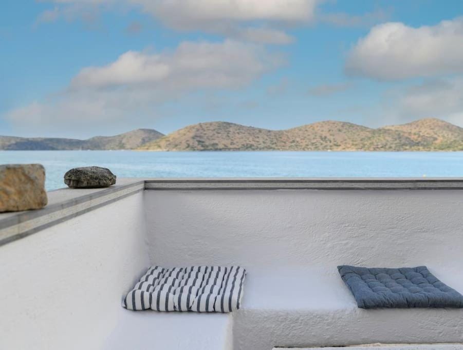 At coast Apartment in Elounda