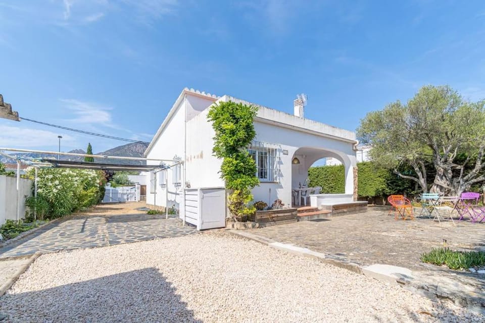 MB1-House with big garden ,SWIMMING-POOL, & Barbacue in Roses House in Alt Empordà