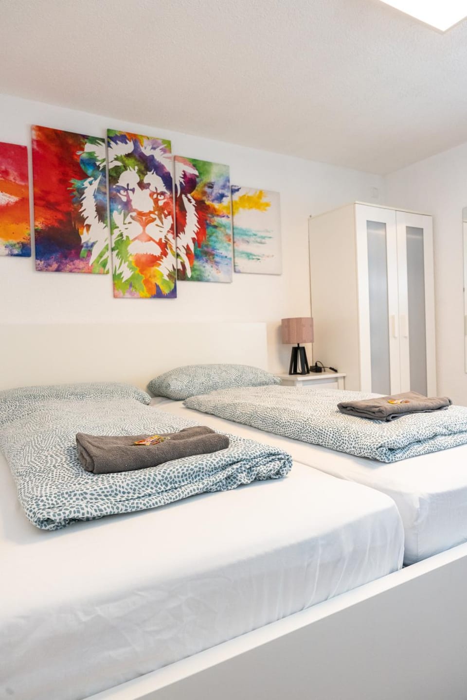 Bed, Photo of the whole room, towels, wardrobe
