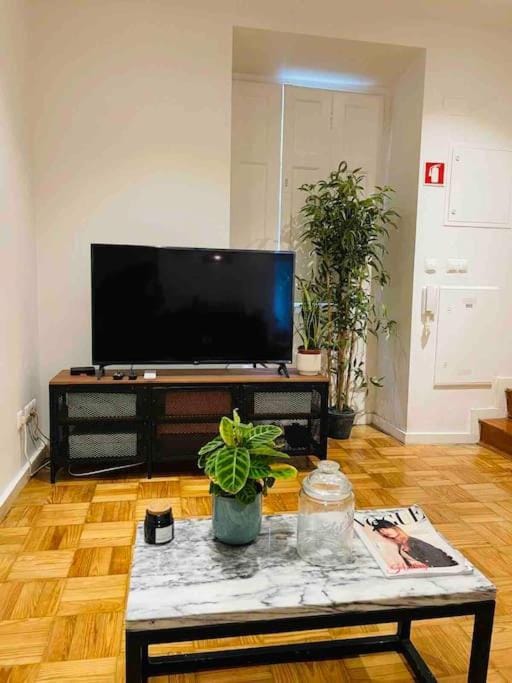 Apartamento Moderno com jardim Av. da liberdade Apartment in Lisbon