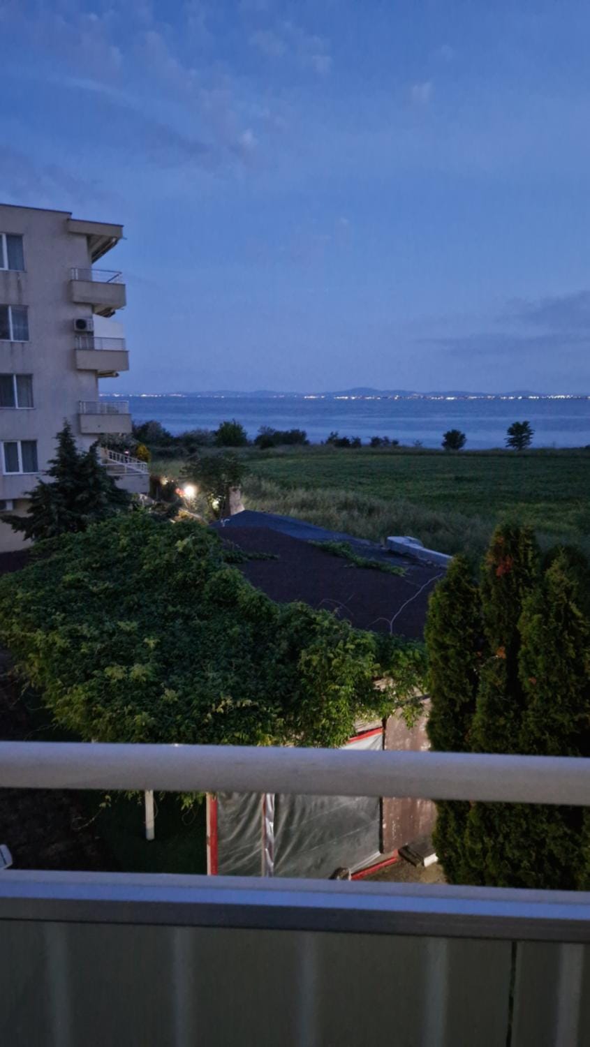 Aпартамент с две спални, кухня и хол Apartment in Burgas Province