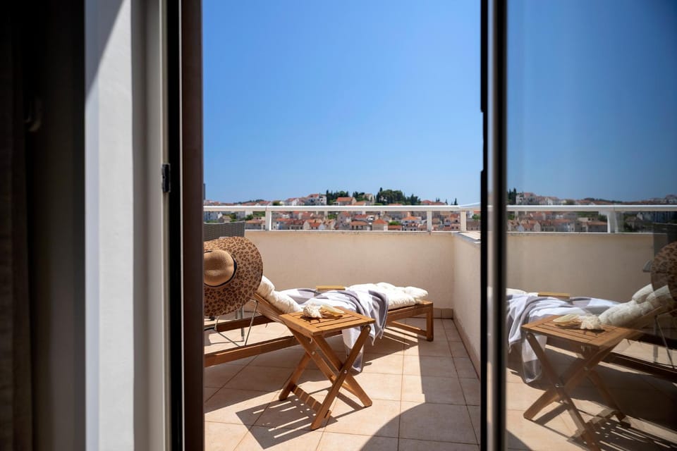 Day, Balcony/Terrace, sunbed