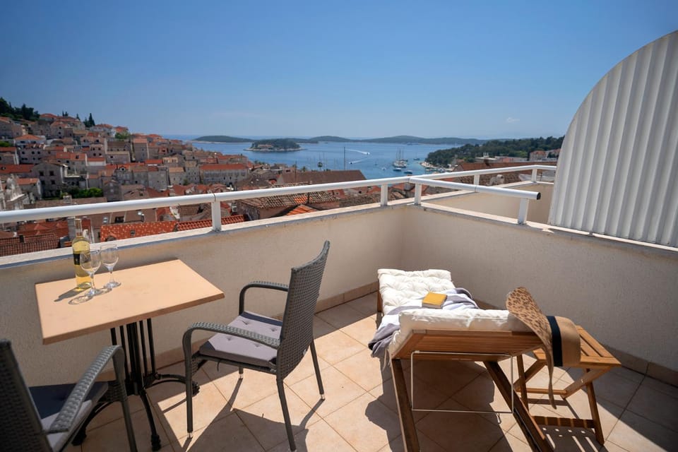 Day, Balcony/Terrace, Seating area, Sea view