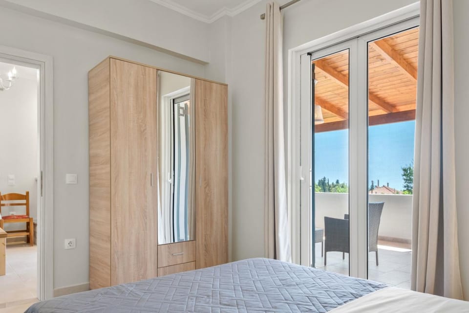 Bed, Balcony/Terrace, Photo of the whole room, Bedroom, wardrobe