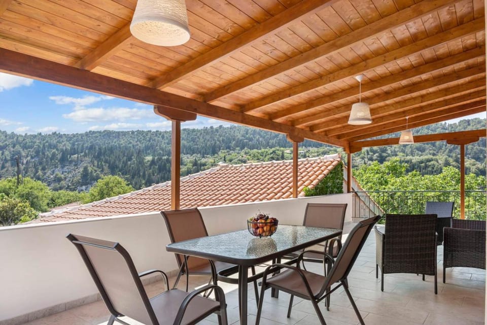 Day, Natural landscape, View (from property/room), Balcony/Terrace, Seating area, Dining area, Mountain view
