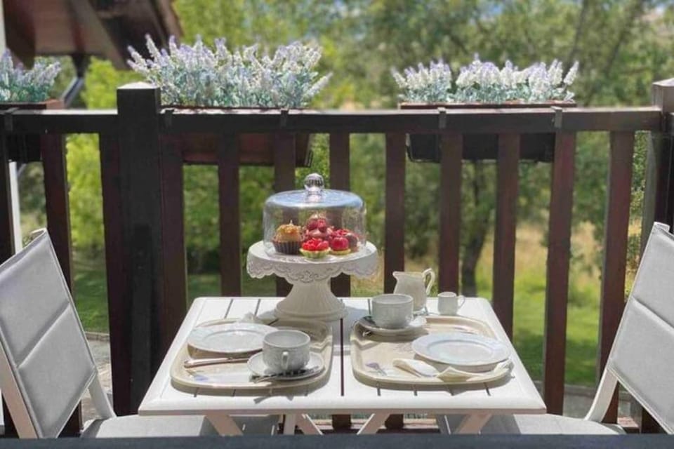 Coffee/tea facilities, View (from property/room), Balcony/Terrace