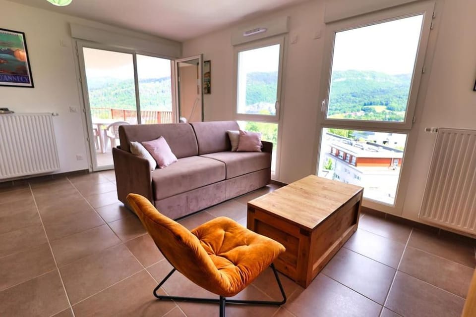 Natural landscape, Living room, Seating area, Mountain view, internet