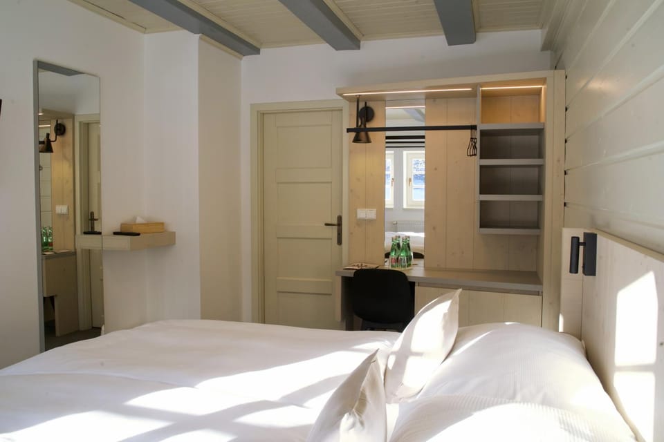 Bed, Bedroom, wardrobe