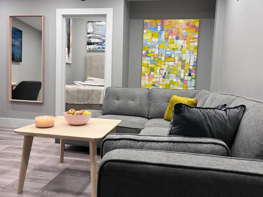 The Art House 3 Galway, Woodquay Apartment in Galway