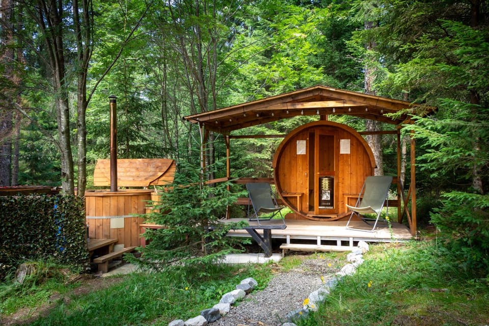 Hot Tub, Sauna