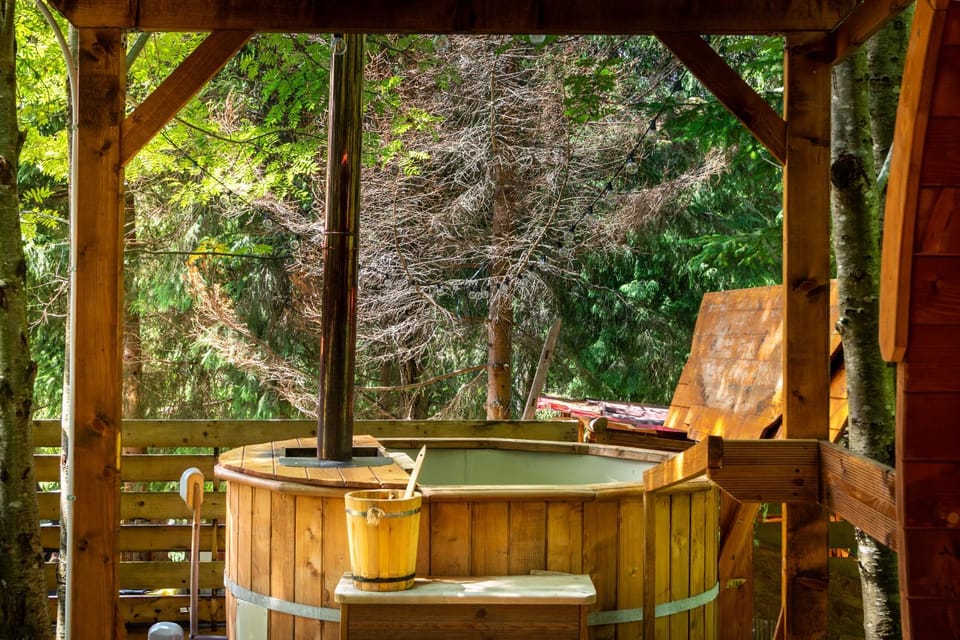 Hot Tub, Sauna