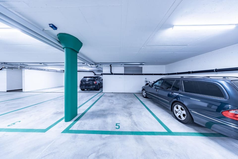 Property building, On site, Location, Parking