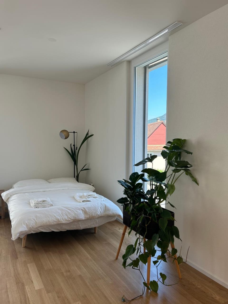 Bed, View (from property/room), Photo of the whole room, Decorative detail, Bedroom, Family