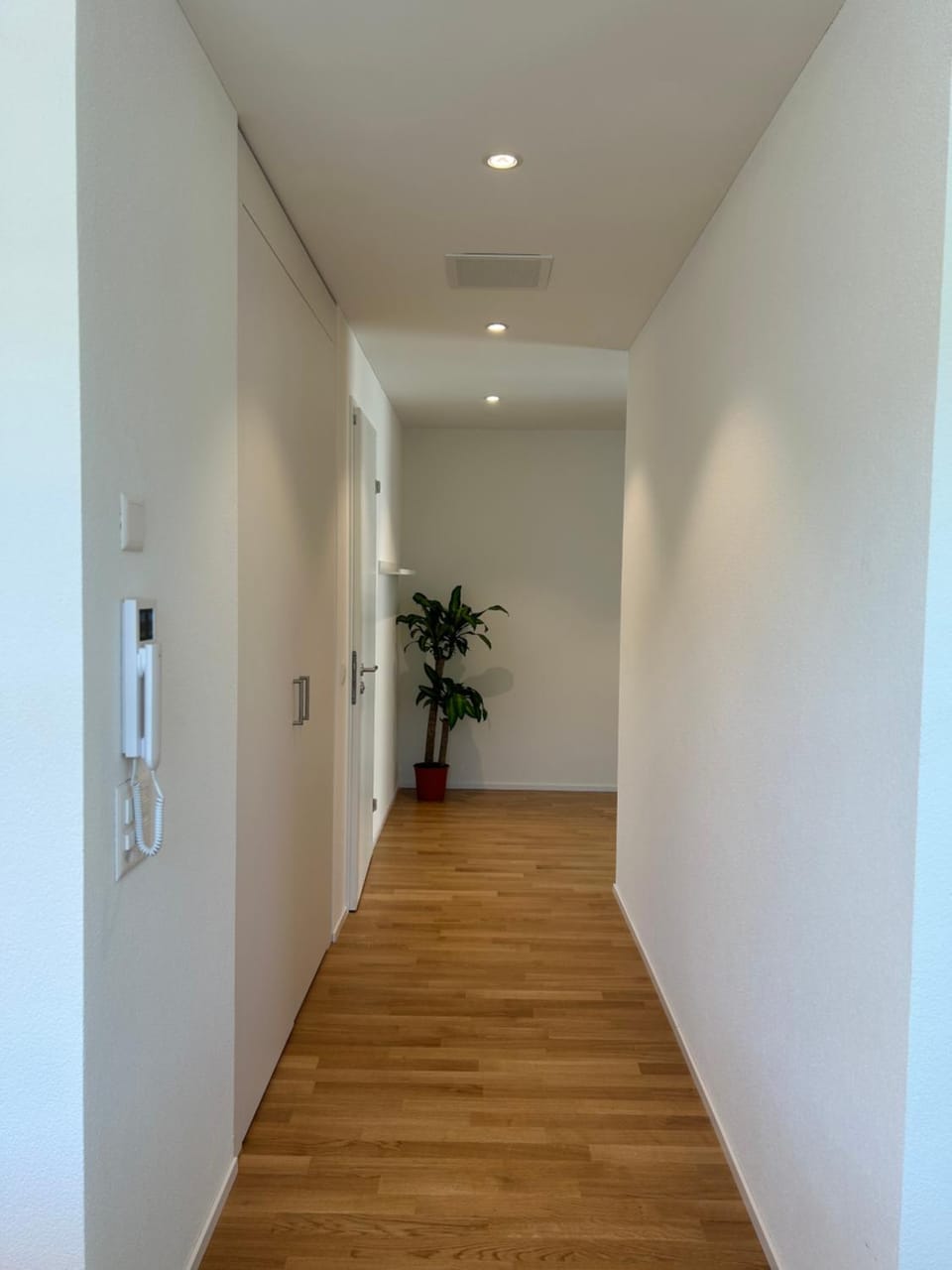 Property building, Facade/entrance, Location