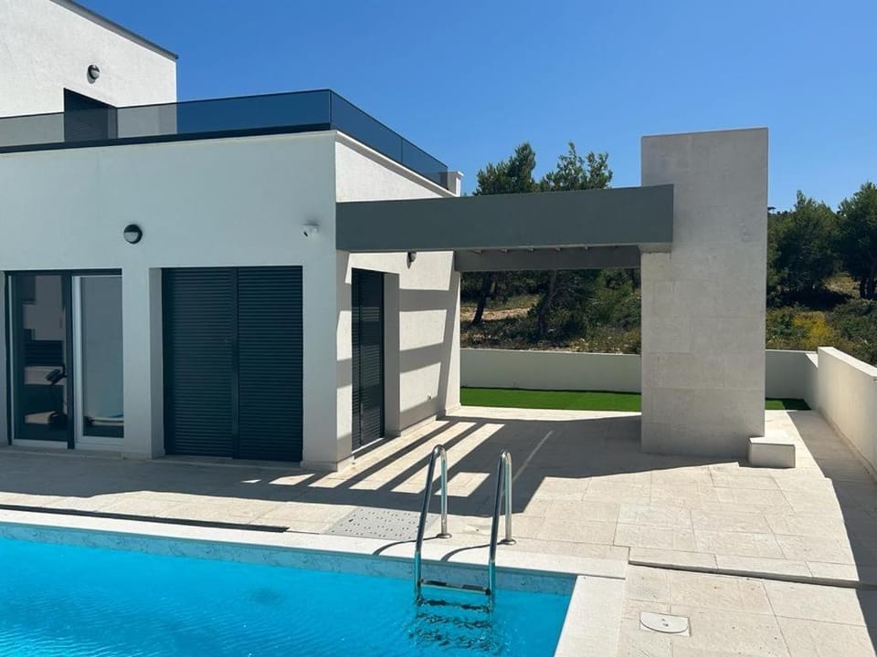 Luxusvilla Christian direkt am Meer mit Pool Villa in Zadar County